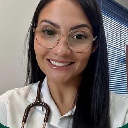 Retrato de Dra. Lyvia Rodrigues da Silva Bessa